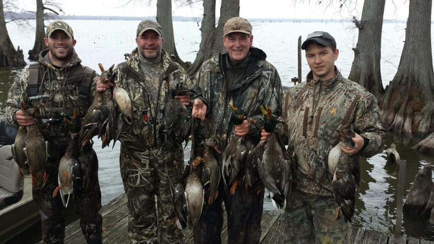 Reelfoot lake TN Duck hunting trips _ Flooded Timber
